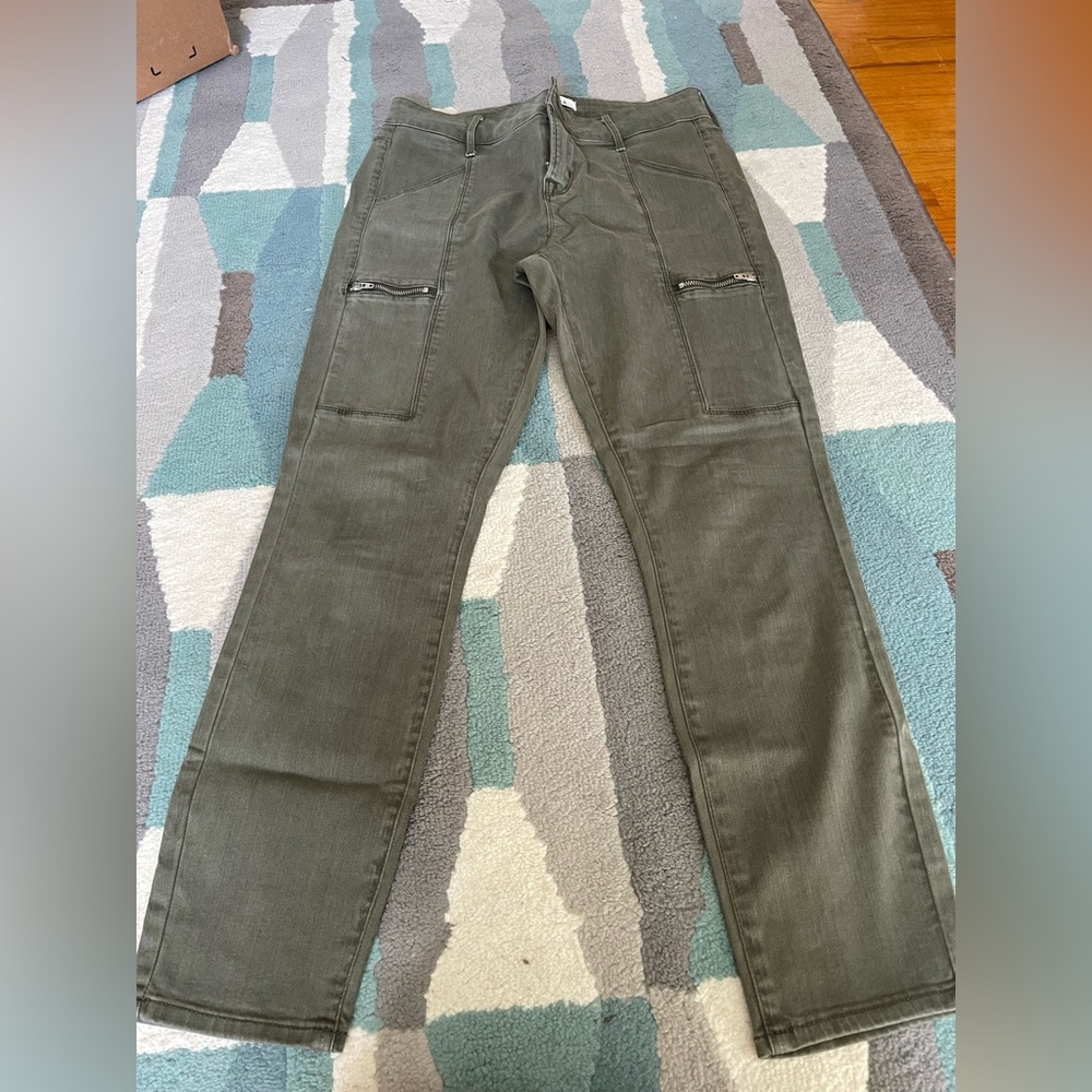 Pistols brand pants. Olive green. Like new.